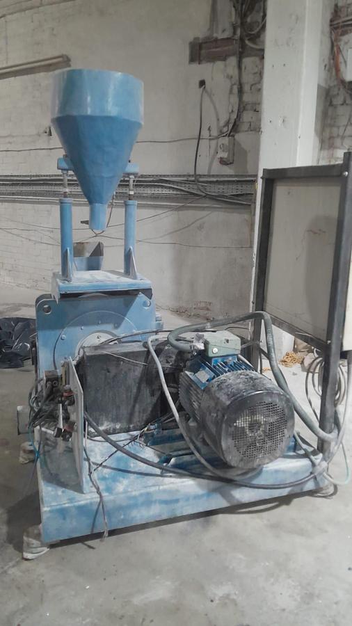 Used 2001 Herbold PU 300 ZR Plastics Pulverizer