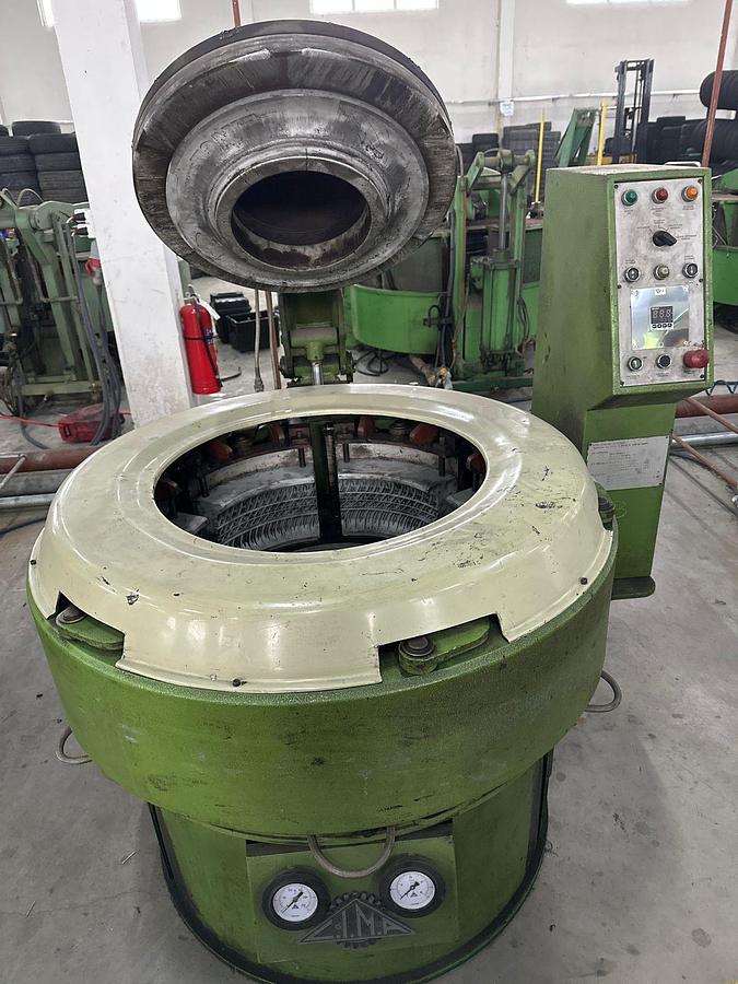 Used Tyre Retreading PCR & TBR Presses Full Plant