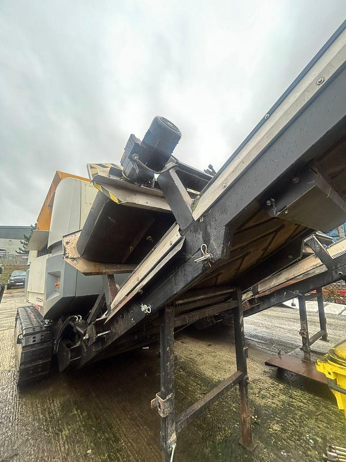 Used 2024 Untha XR3000C Tracked Single-shaft Shredder