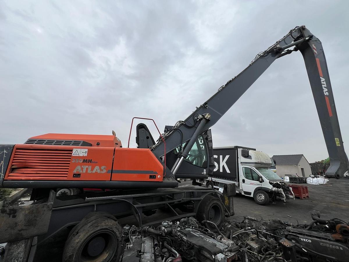Used 2018 Atlas 350 MH Material Handler
