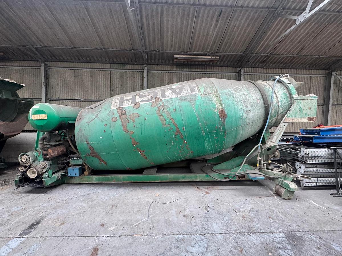 Used Large Diesel Hooklift Yard Mixer