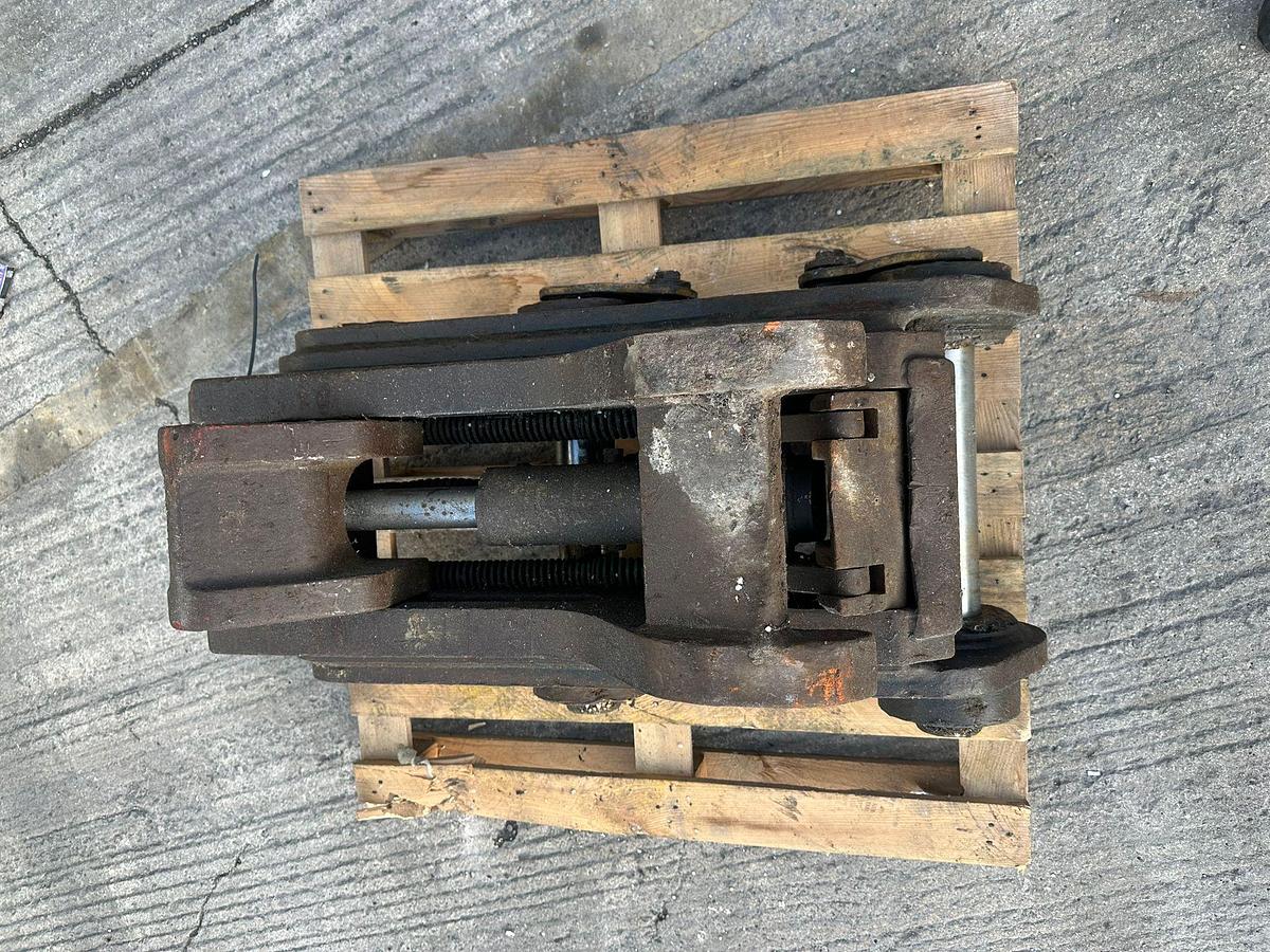 Used Geith Excavator Quick Coupler 