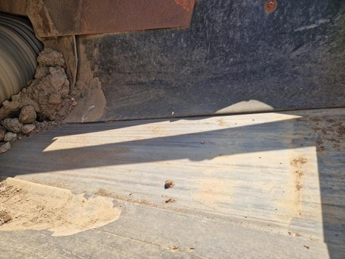 Used 1999 Extec Robotrac 2 Way Tracked Screen Screener