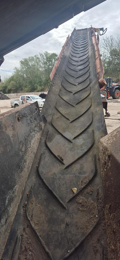 Used 2005 Extec S5 Mobile Screener Screen