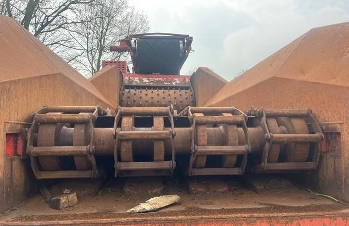 Used 2016 Morbark 3200 Wood Hog Horizontal Grinder Shredder