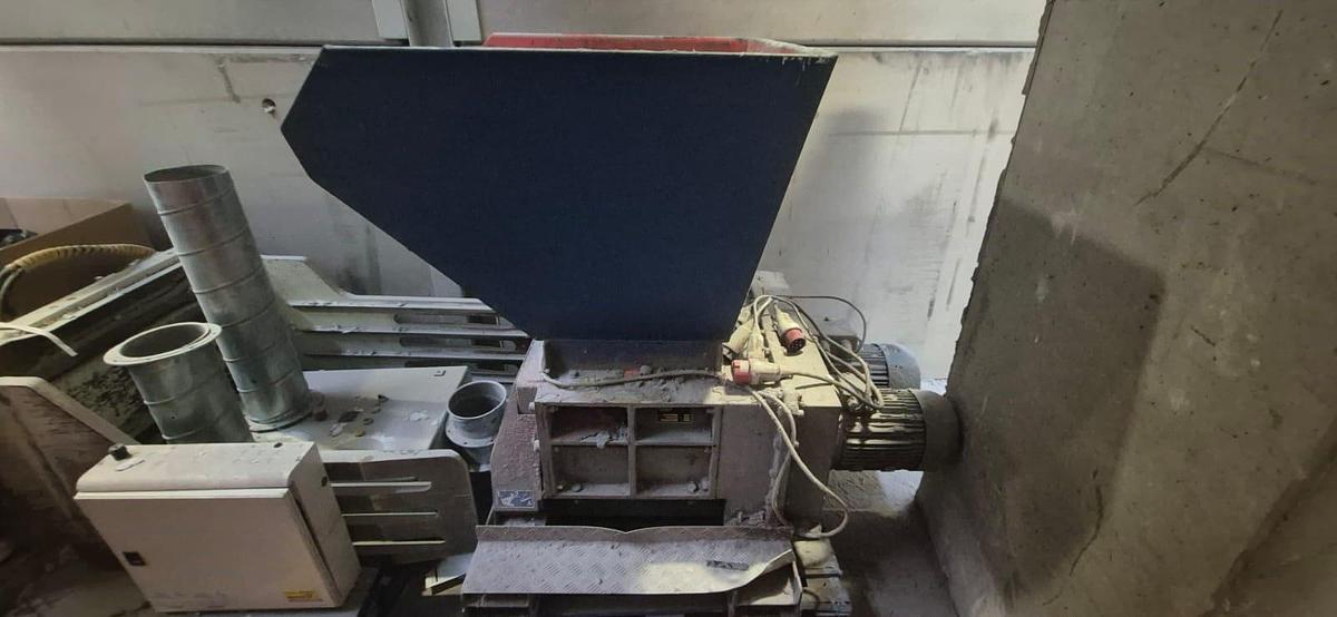 Used 2006 Untha RS 30 Four Shaft Quad Shredder