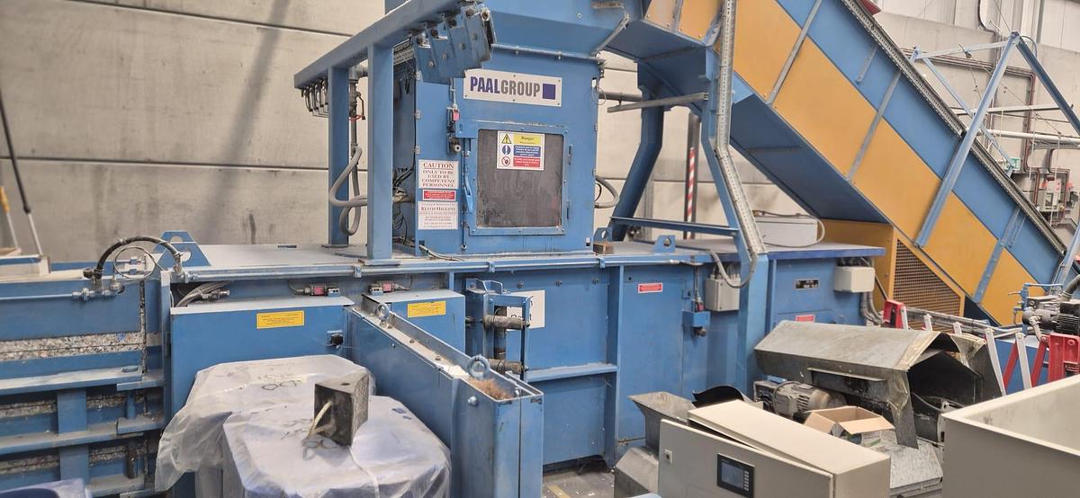 Used 2008 Shred-Tech Twin-shaft Shredder W/2007 PAAL Pacomat 2S Baler & Conveyor