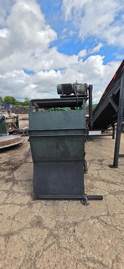 Used Infeed Conveyor with material flow switch