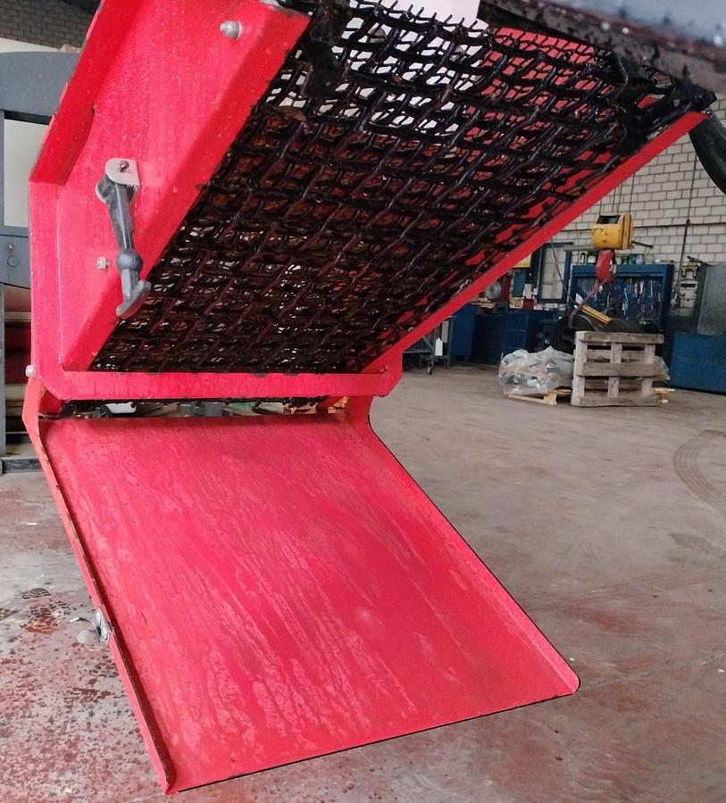 Used 2006 Red Rhino Crusher 4017T