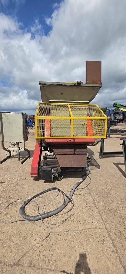 Used Lindner RS 1000 Single-Shaft Shredder