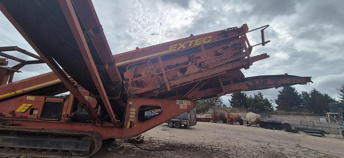 Used 2005 Extec S5 Mobile Screener Screen