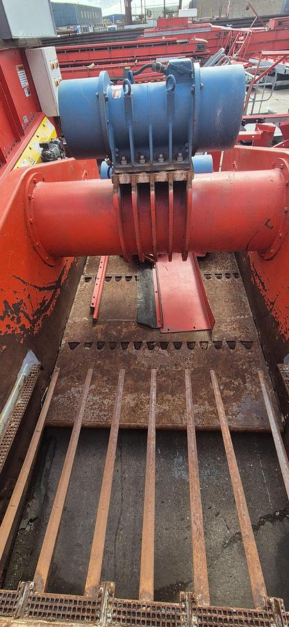 Used 2009 ViPower Finger Screen and shaker feeder