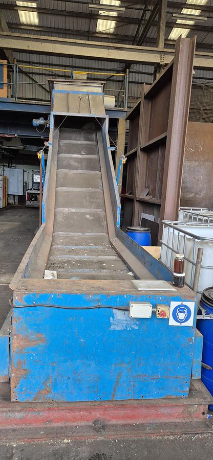 Used 2007 Jovisa, SL Shredder with Infeed conveyor
