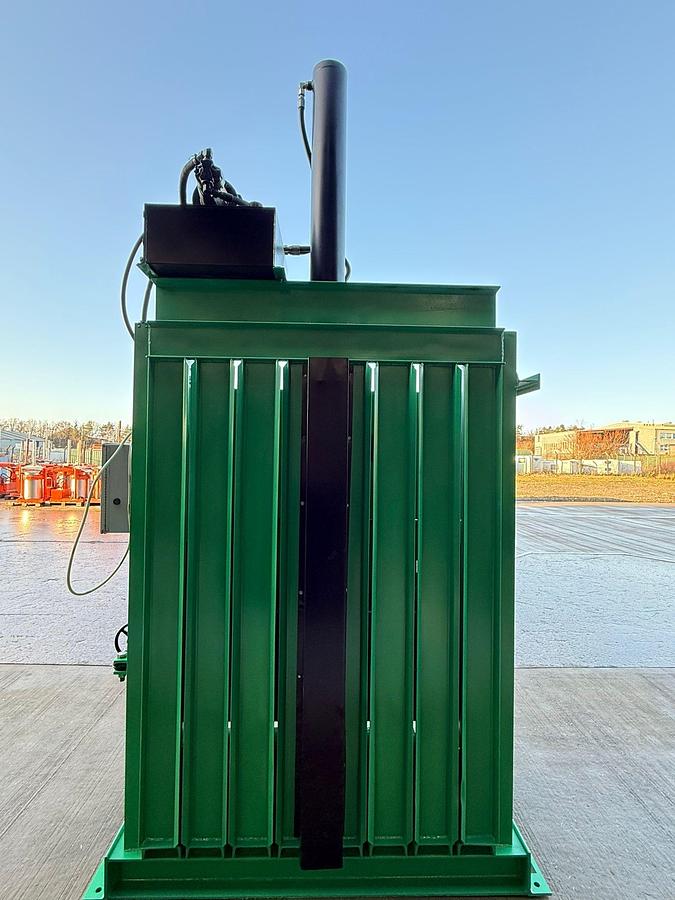 Used Pakawaste MX600 Vertical Baler 