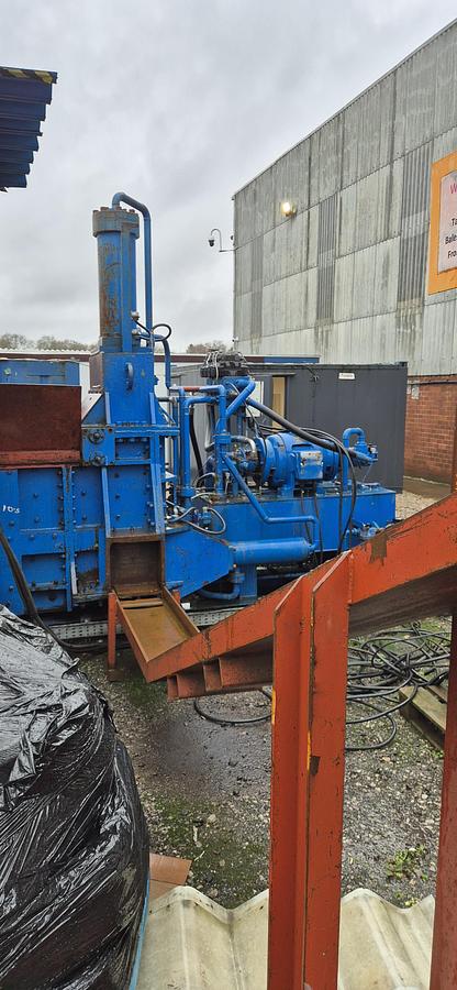 Used Harris TGS 3 Ram baler