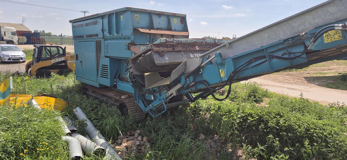 Used 2009 Powerscreen Powershredder 1800