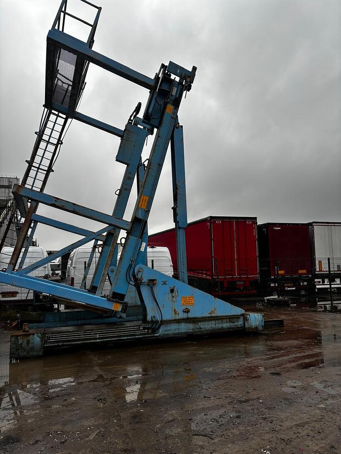 Used Container Tilter