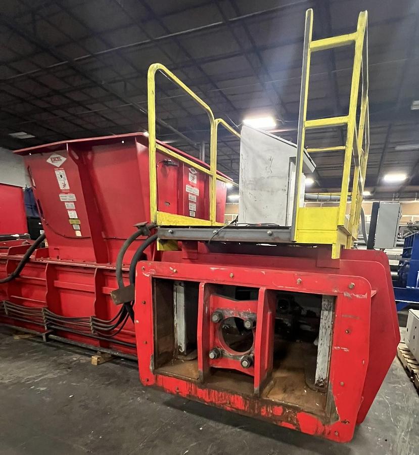 Used EXCEL 2R9 Baler