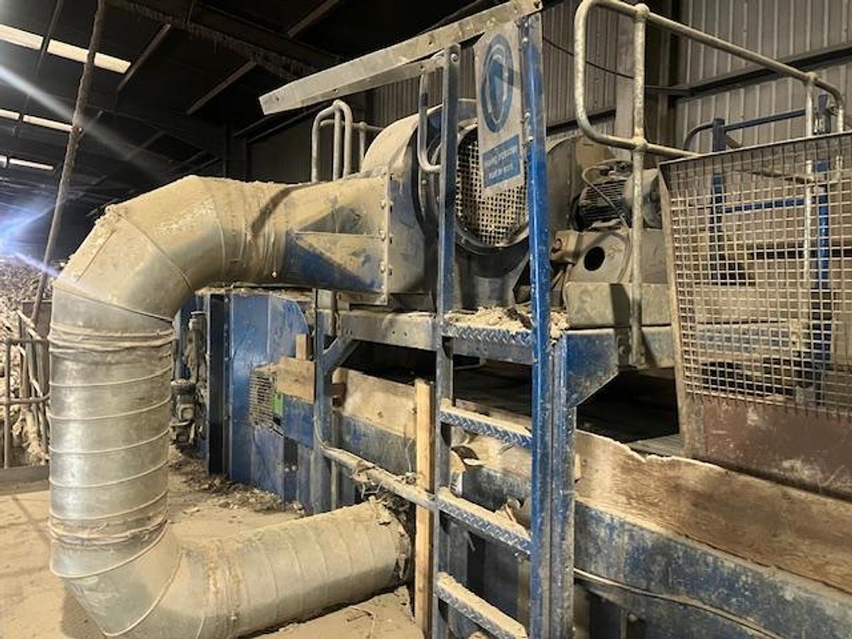 Used CRSNI 820 Trommel Lights Recycling Line Picking Station