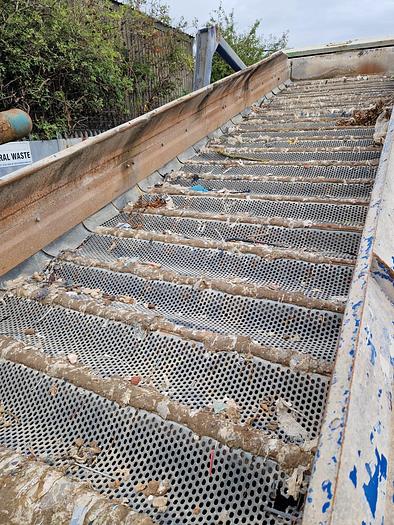 Used 2015 CRS NI 6018 Flip Fow Screener