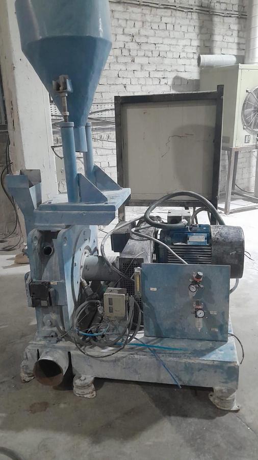 Used 2001 Herbold PU 300 ZR Plastics Pulverizer