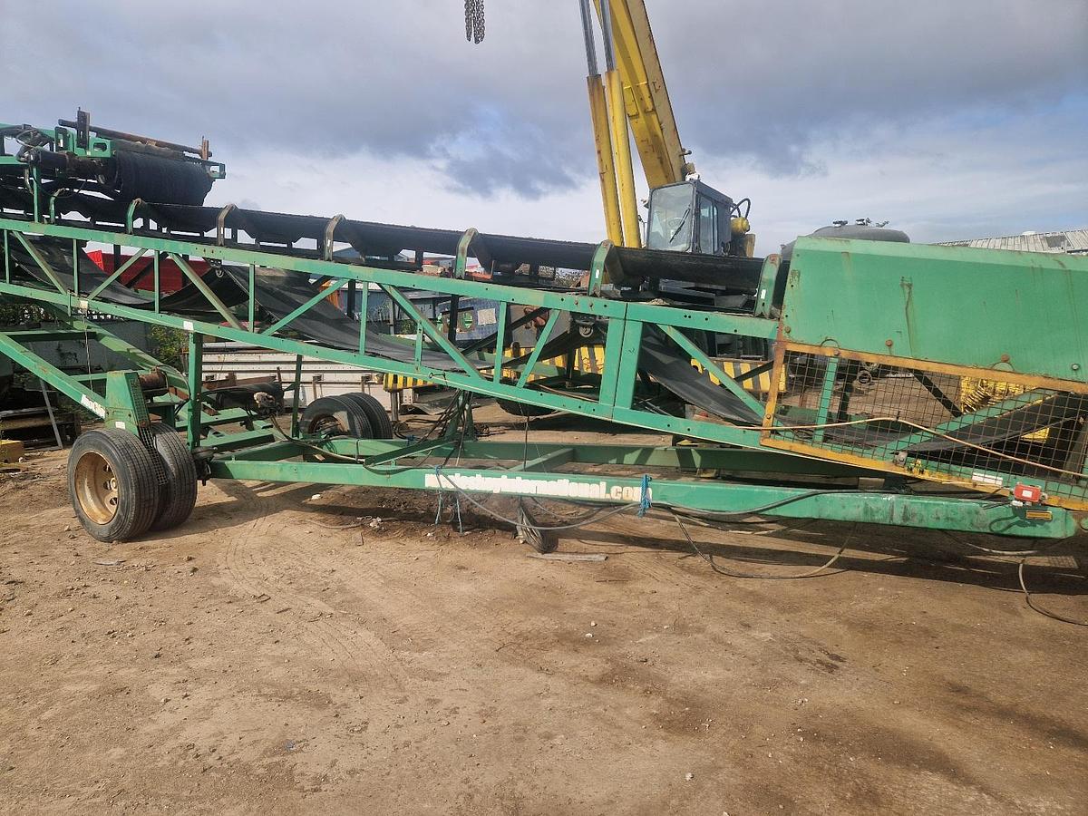 Used 2011 McCloskey ST80 Mobile Stockpiling Conveyor