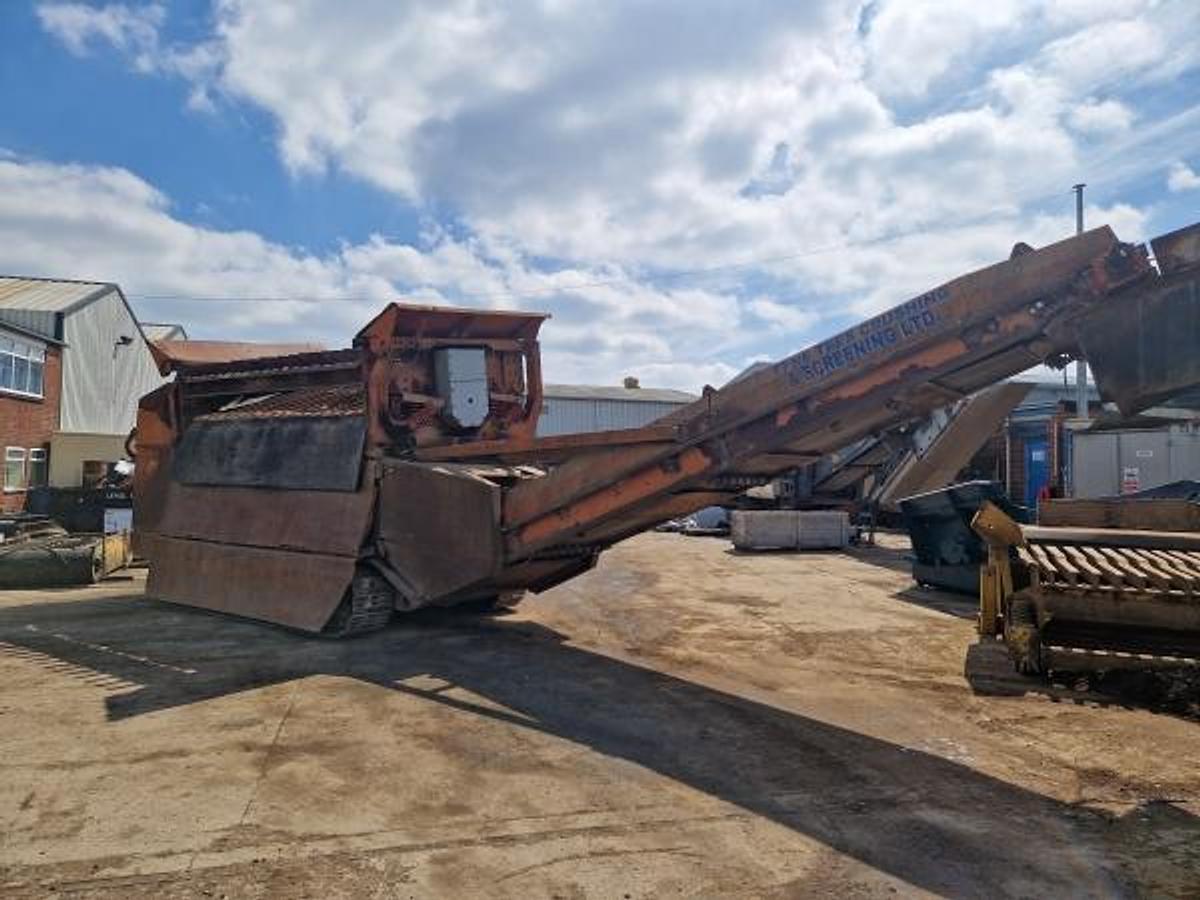 Used 1999 Extec Robotrac 2 Way Tracked Screen Screener