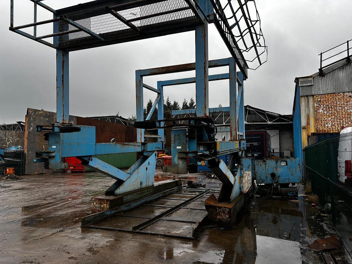 Used Container Tilter