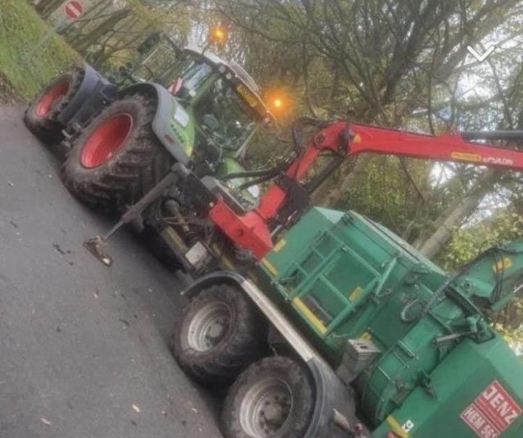 Used 2016 JENZ HM 561 Wood Chipper W/PAL Crane