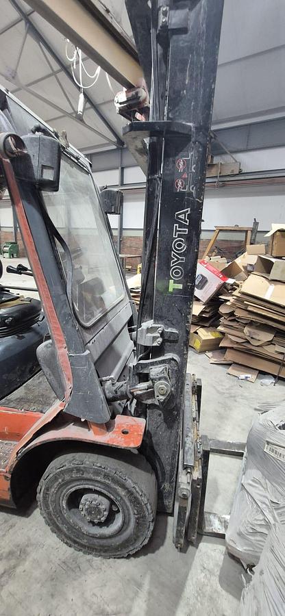 Used 2004 Toyota 42-7FGF20 LPG Forklift 