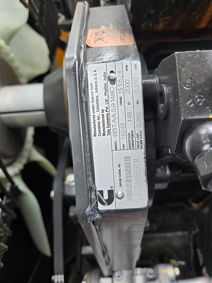 Used Hyundai R215 Excavator