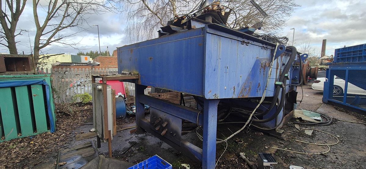 Used 2020 Secondary shredder with screen 2m Single Shaft