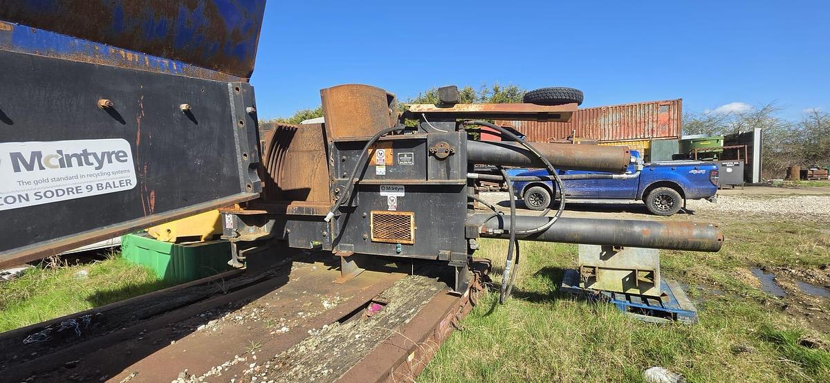 Used McIntyre Recon Sodre 9 Baler