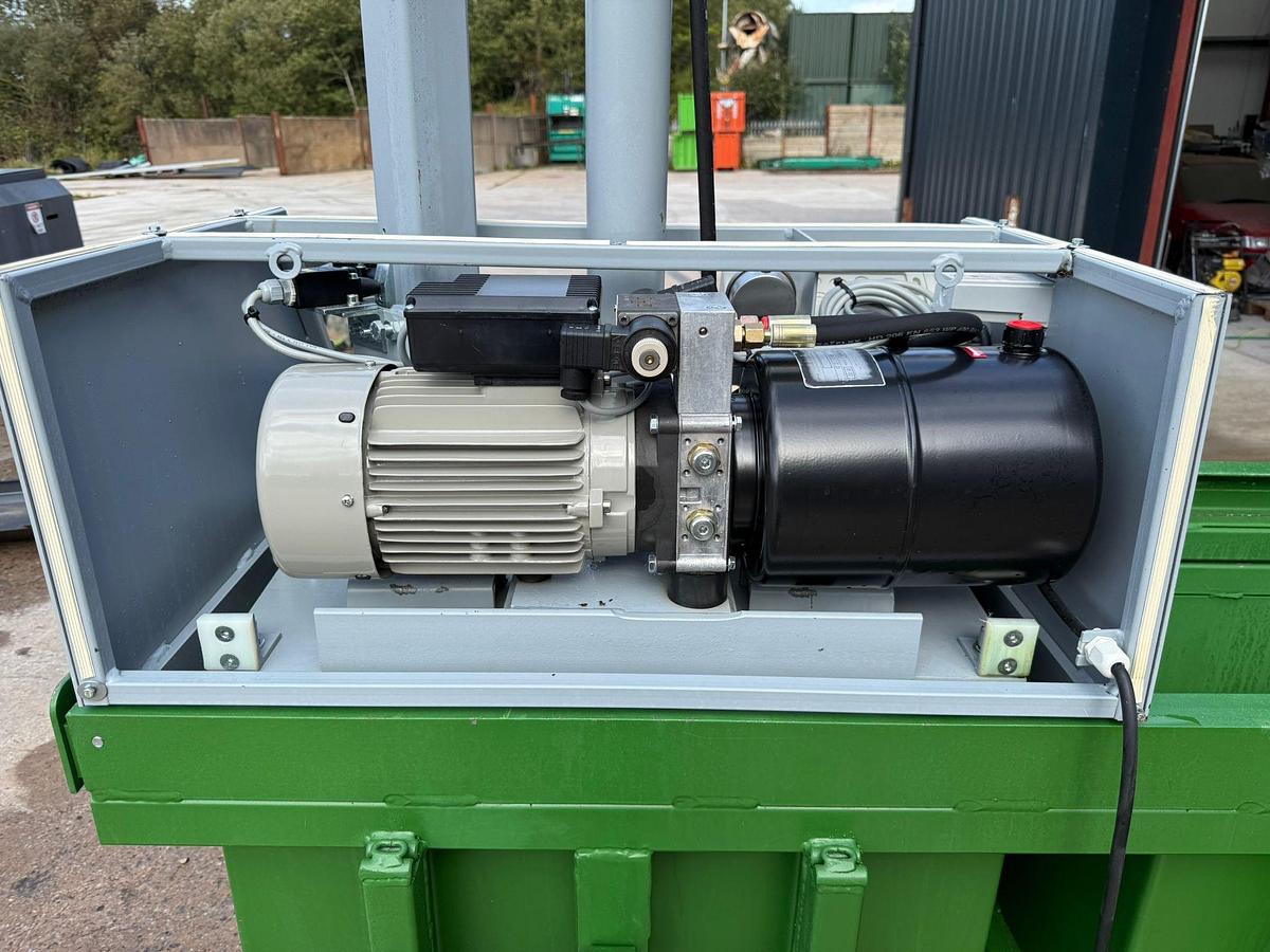 Used Pakawaste VB80D Twin Chamber Baler