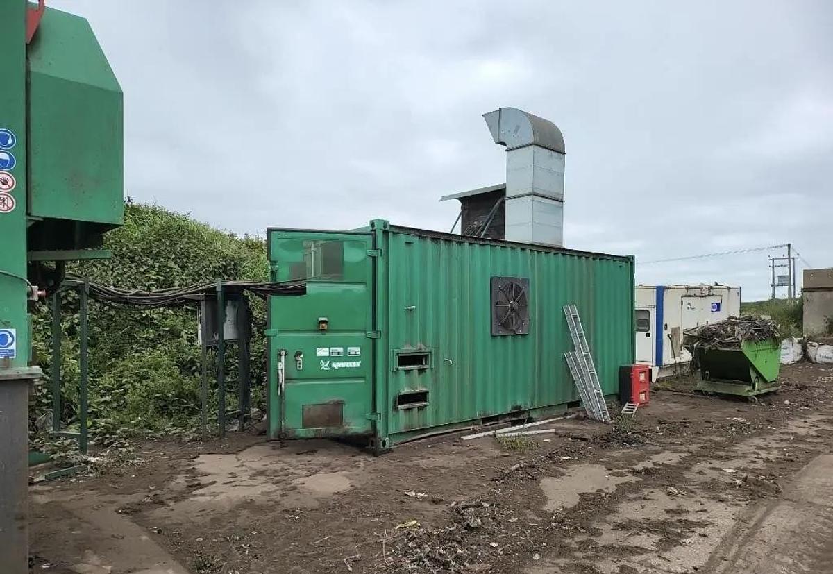 Used Komptech Crambo 6000 Shredder Parts (Shafts, Baskets, Remote Etc)