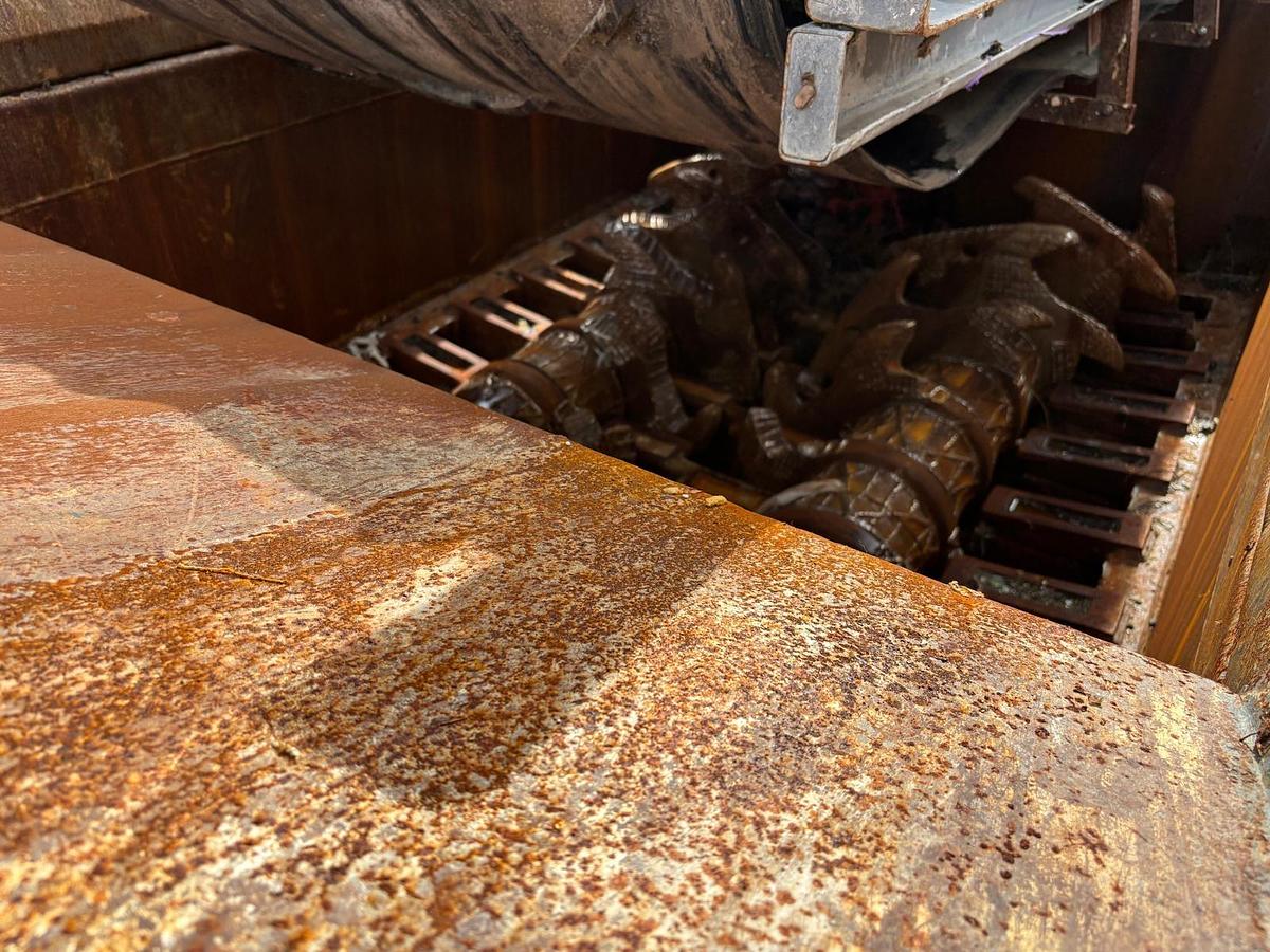 Used 2021 McCloskey VTS95 Twin-shaft Shredder