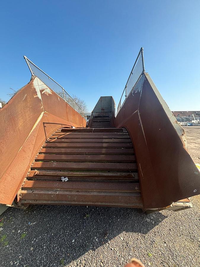 Used 2010 Sutco Cardboard 1.4mm x 6.4mm 2D/3D Flip Flow Screening Deck Screen