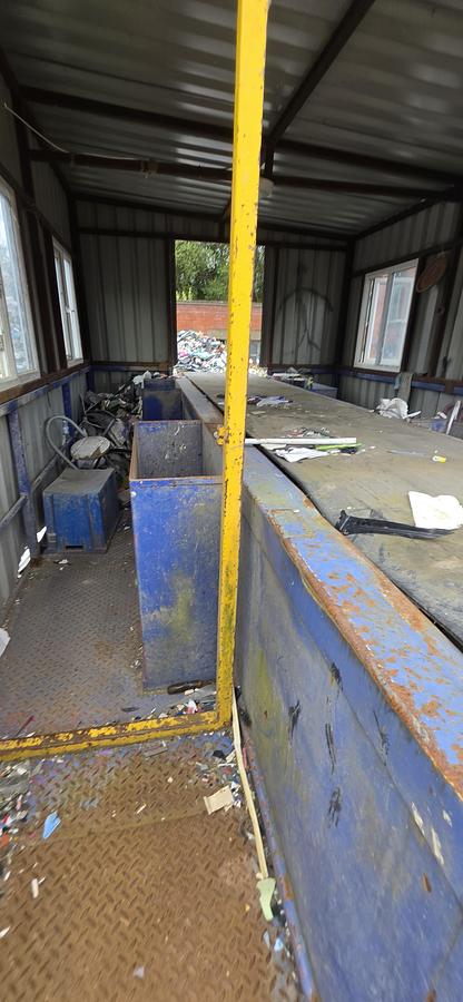 Used 4 Bay Picking Station Semi Mobile