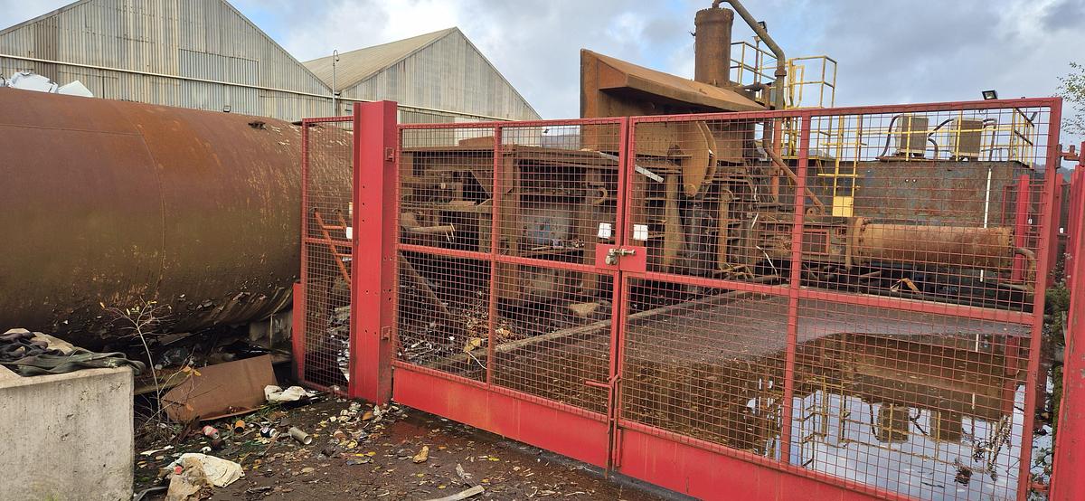 Used Harris TG 218 baler ferrous baler.