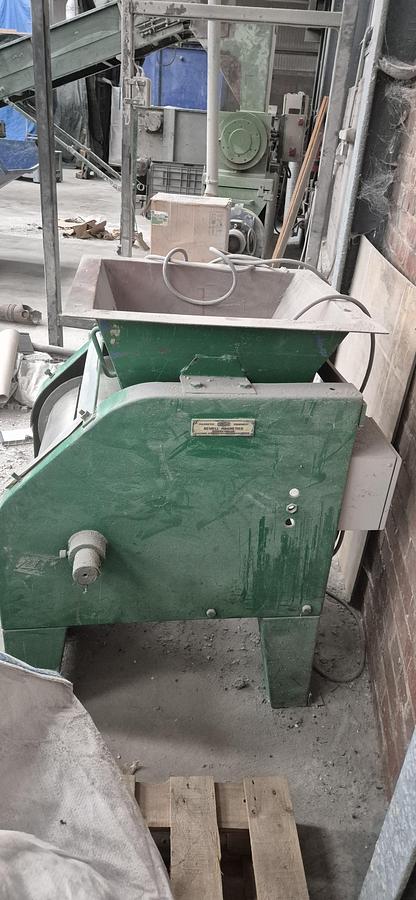 Used Newwell Drum magnet and feeder