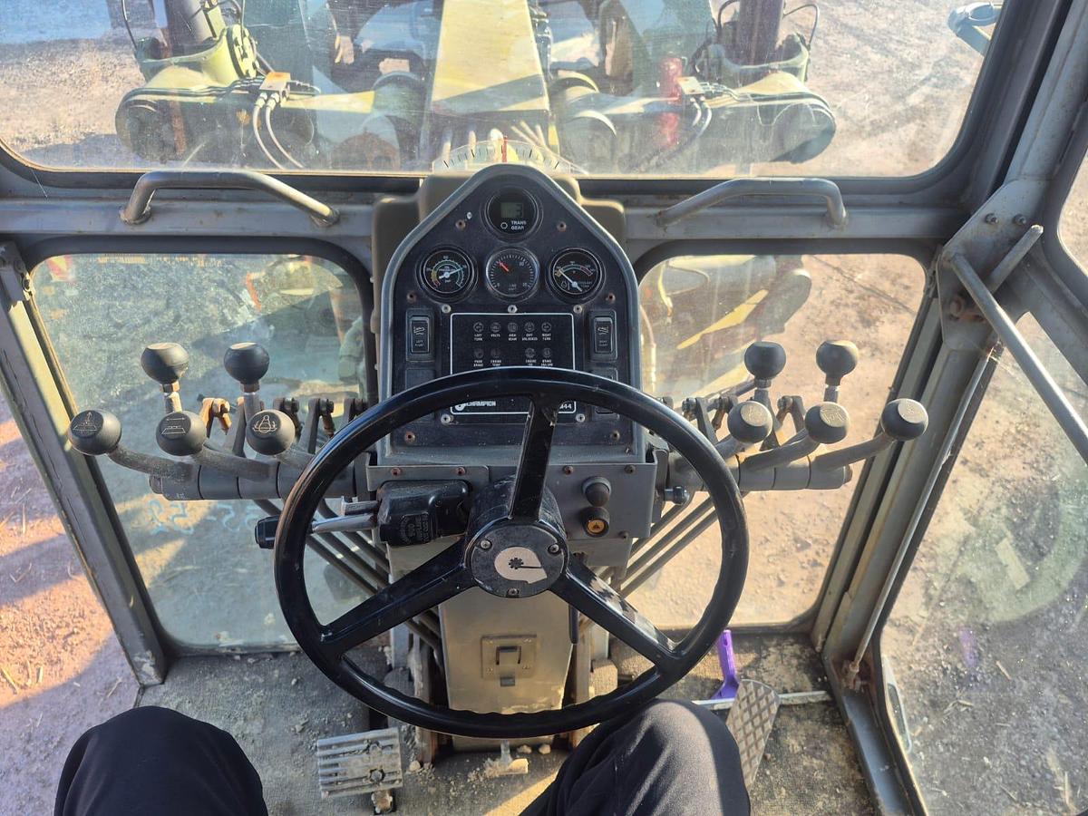 Used 1995 Champion 726A VHP Grader