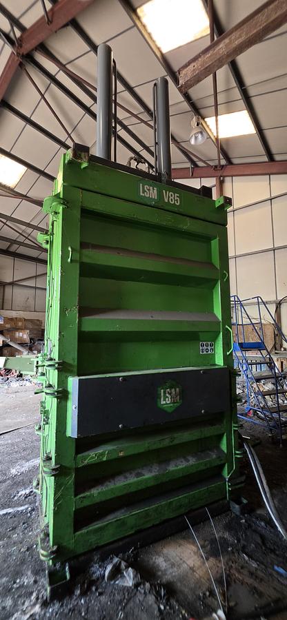 Used LSM V85 Tyre Baler