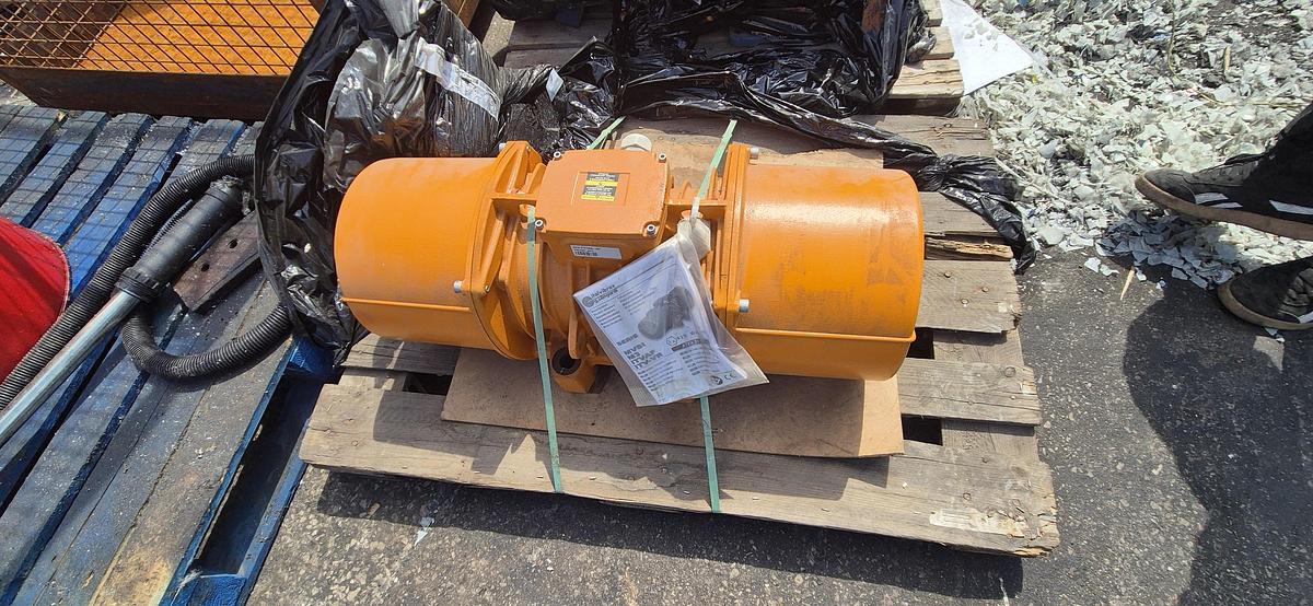 Used 2024 Shaker Feeder 2m