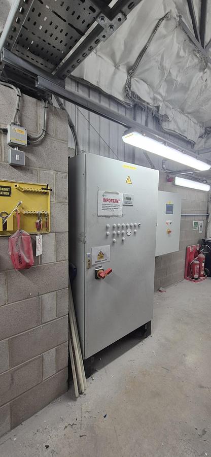 Used 2010 Lindner Shredding and baling line