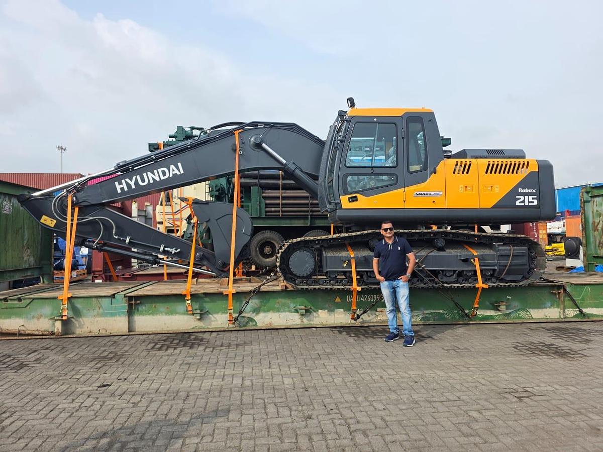 Used Hyundai R215 Excavator