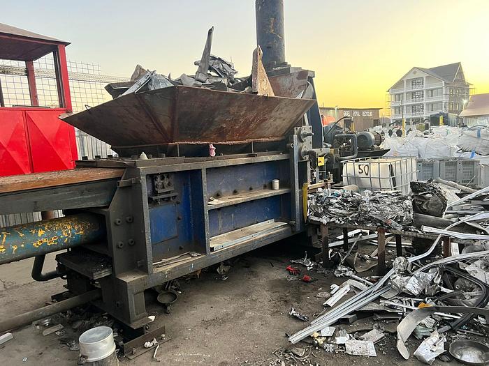 Used 1993 Harris TGS-60B Ferrous metal Baler