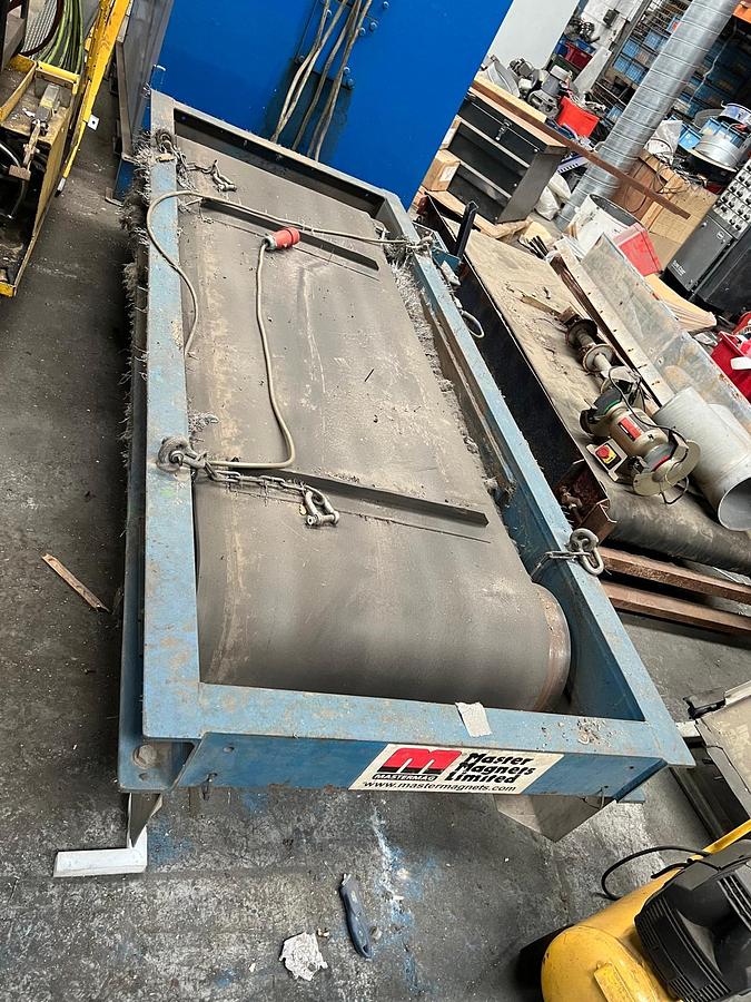 Used Master Magnets Overband Magnet