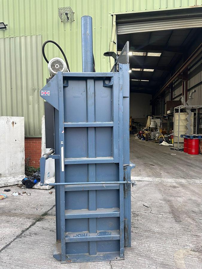 Used Dicom Kadant PAAL Waste Baler