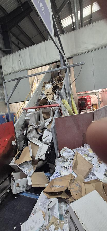 Used 2010 Lindner Shredding and baling line