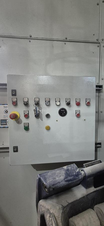 Used 2010 Lindner Shredding and baling line